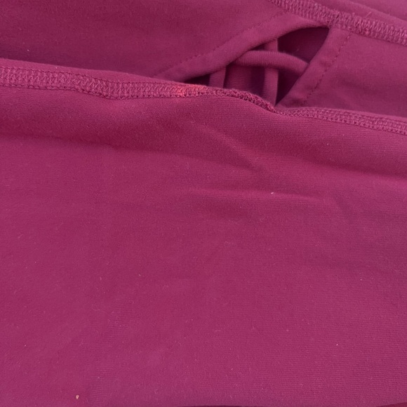 Alo Yoga Entwine Wine braided Open Laced Mid Rise Athletic SMALL. NWOT - Picture 2 of 7